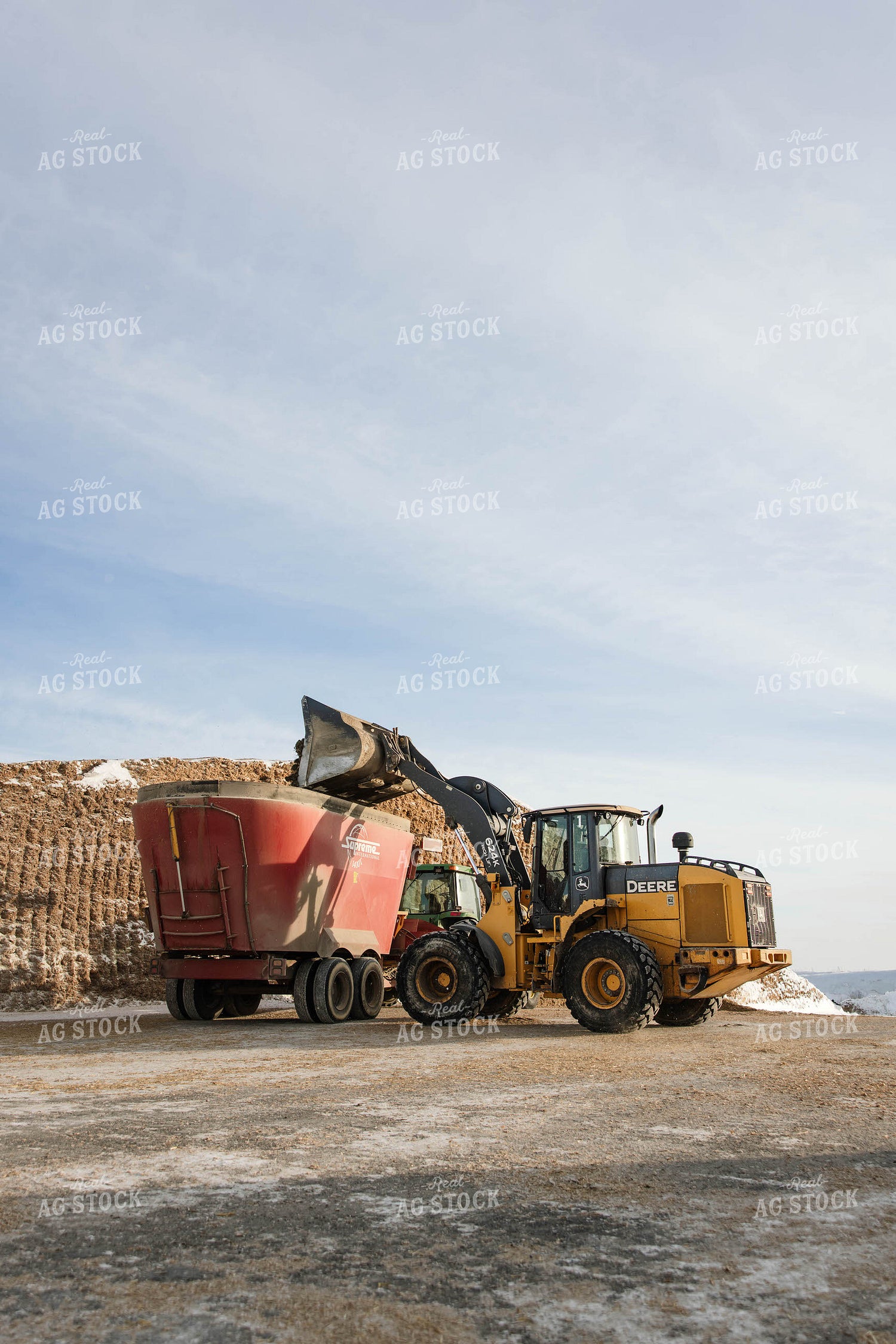 Loading Feed Mixer 152679