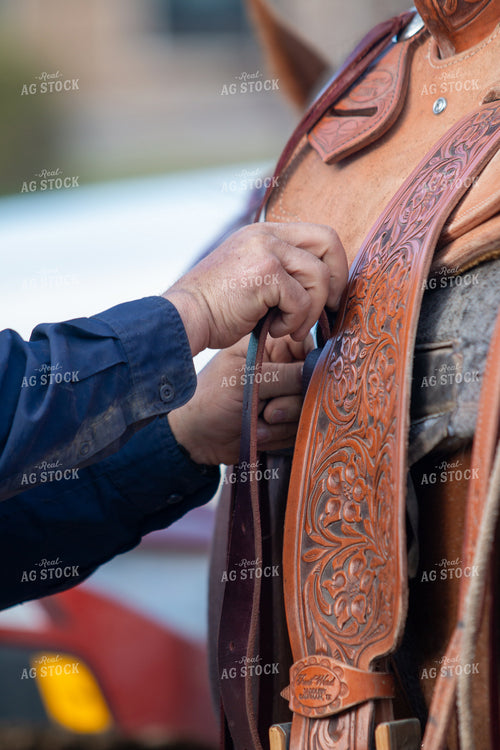 Rancher Saddling Horse 260005