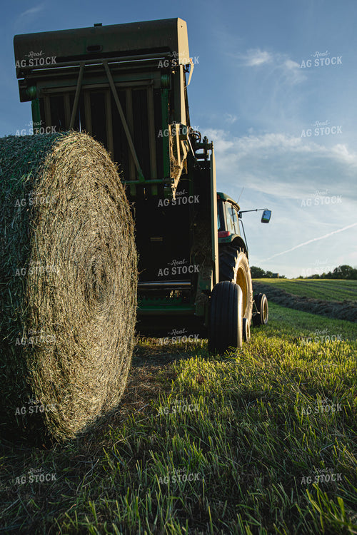 Baling Hay 189056