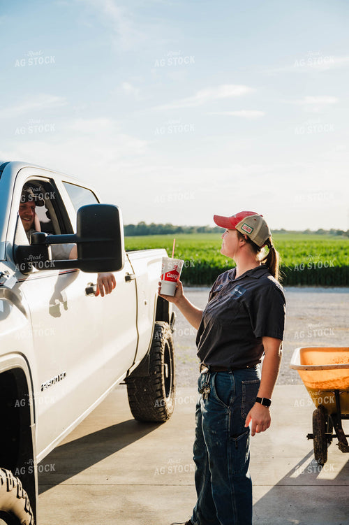 Farmers Talking 115272
