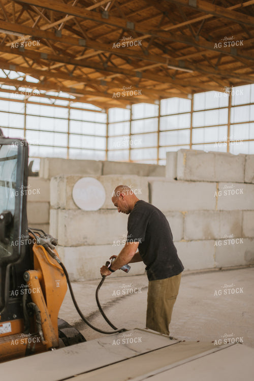 Farmer Sprays Equipment 7512