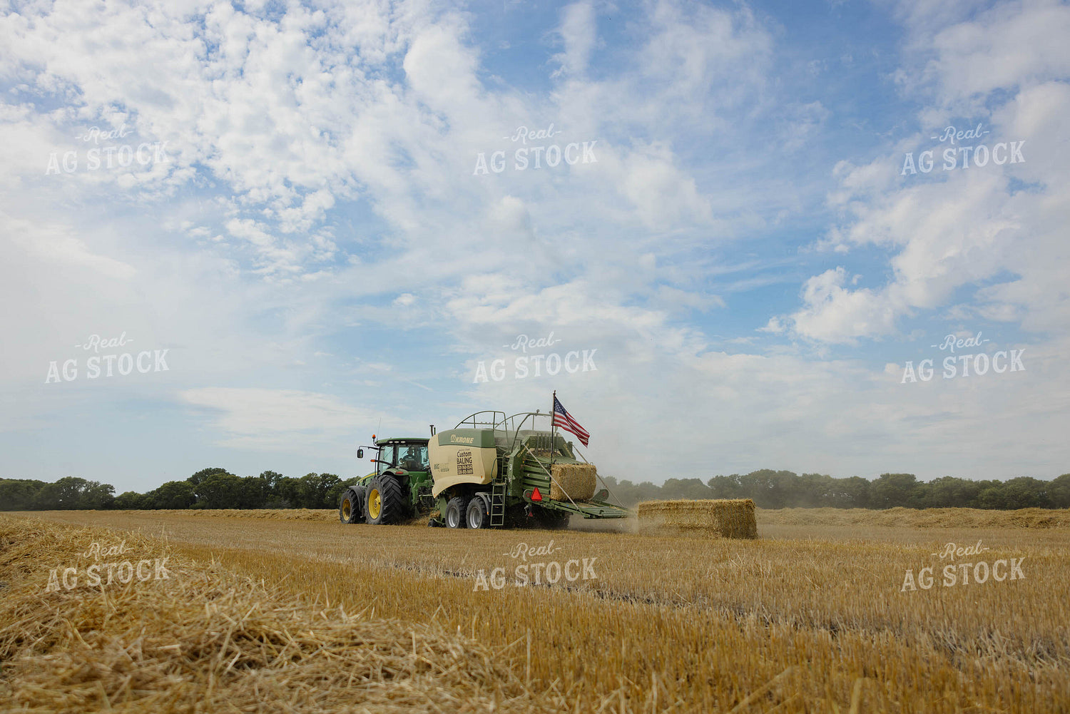 Baling Wheat Straw 296047