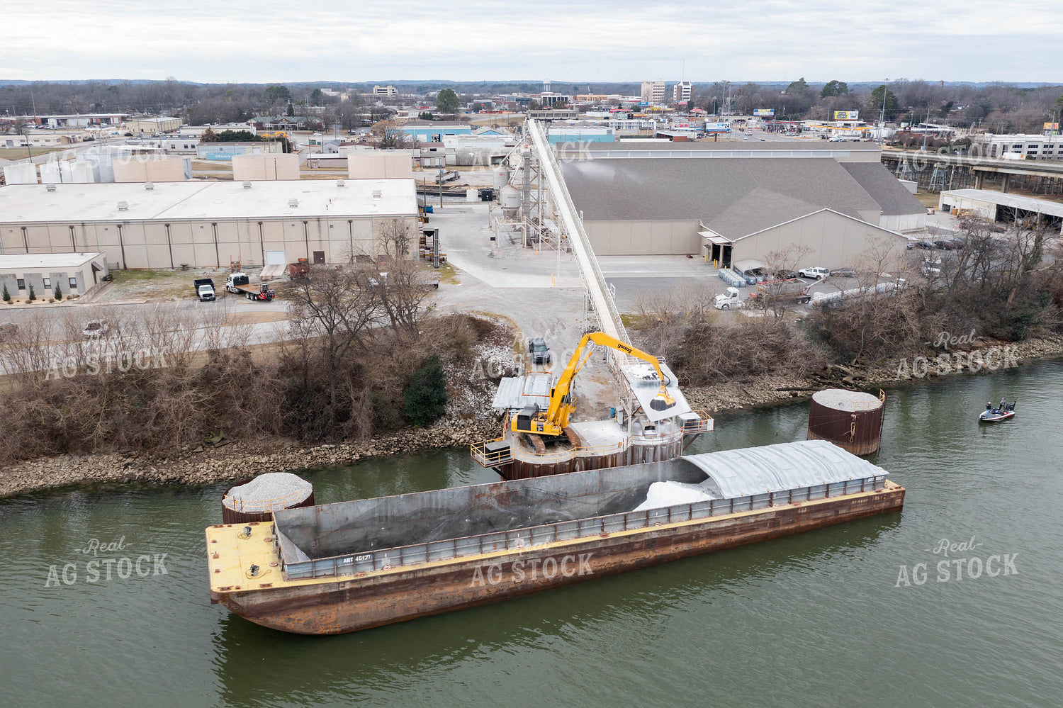 Unloading Dry Fertilizer From Barge 79179