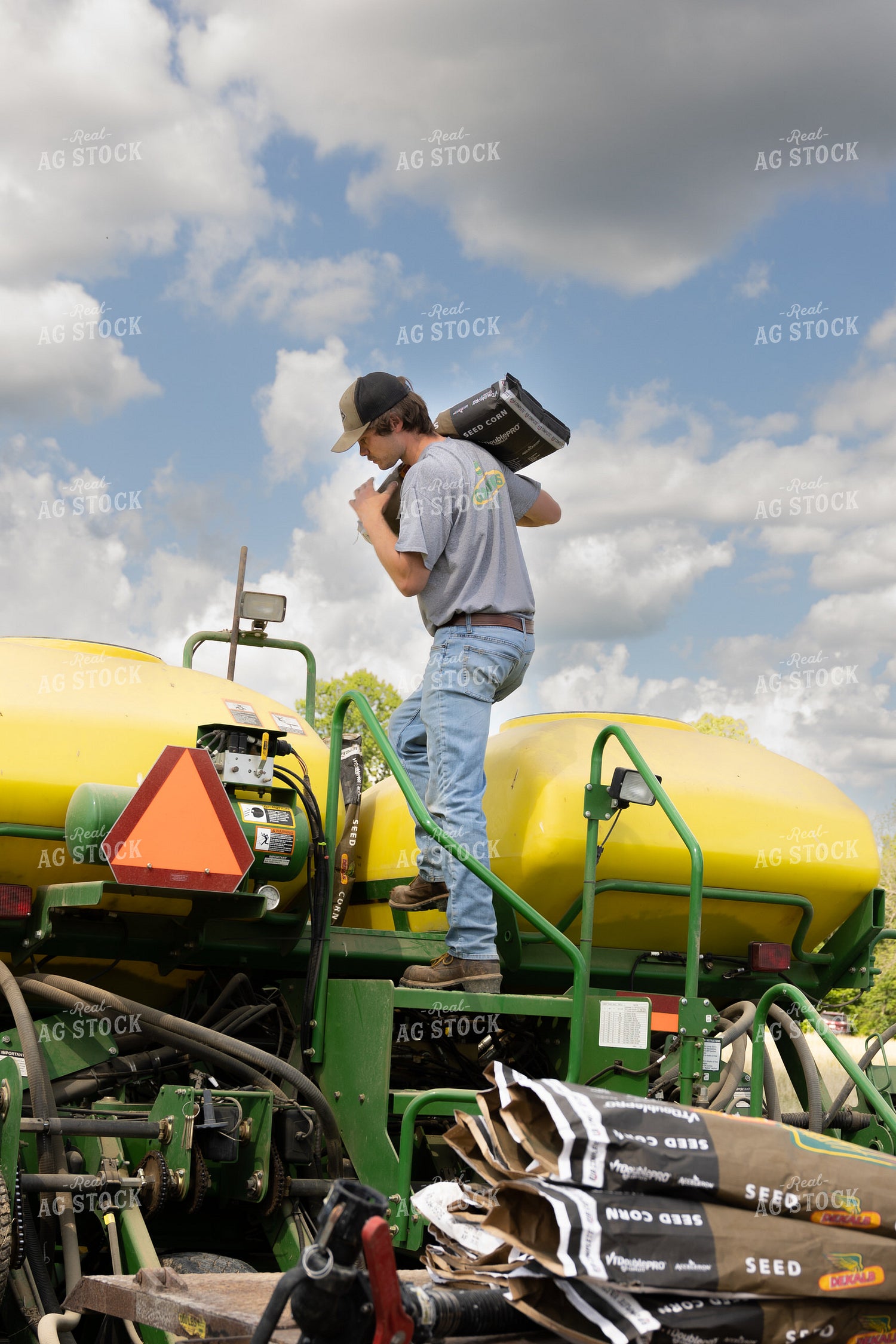 Farmer Loading Planter 52464