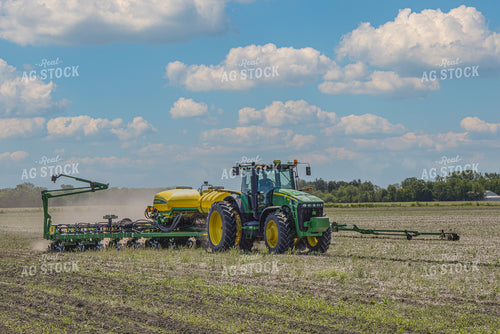 Tractor Plants Field 124023