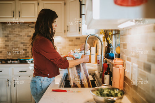 Farm Mom at Kitchen Sink 5016