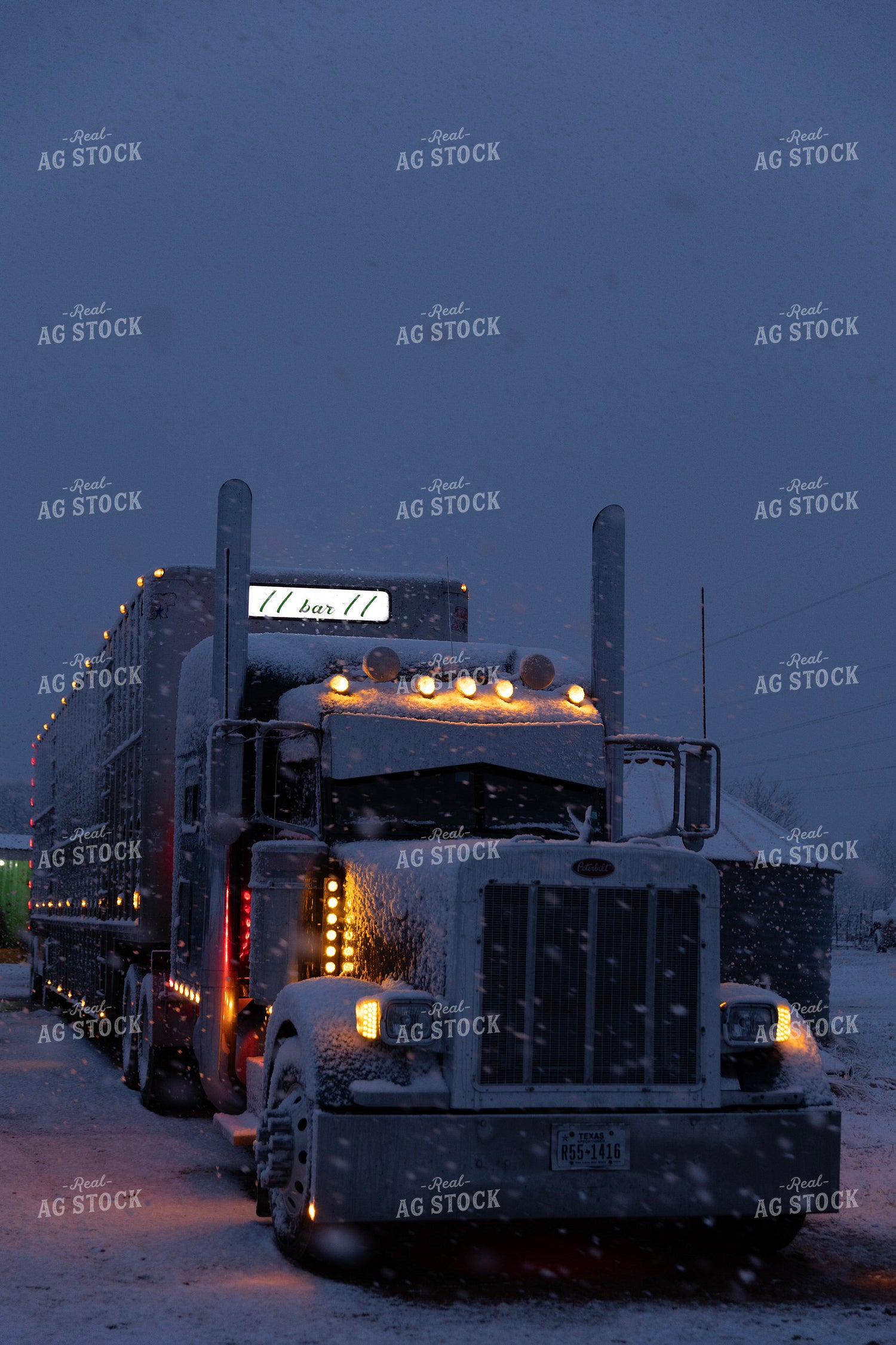 Snow Covered Semi Trailer 205054