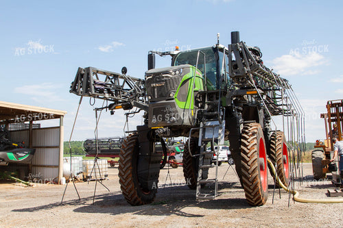 Sprayer in Farmyard 79103