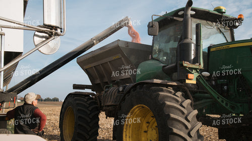 Loading Dry Fertilizer 26130