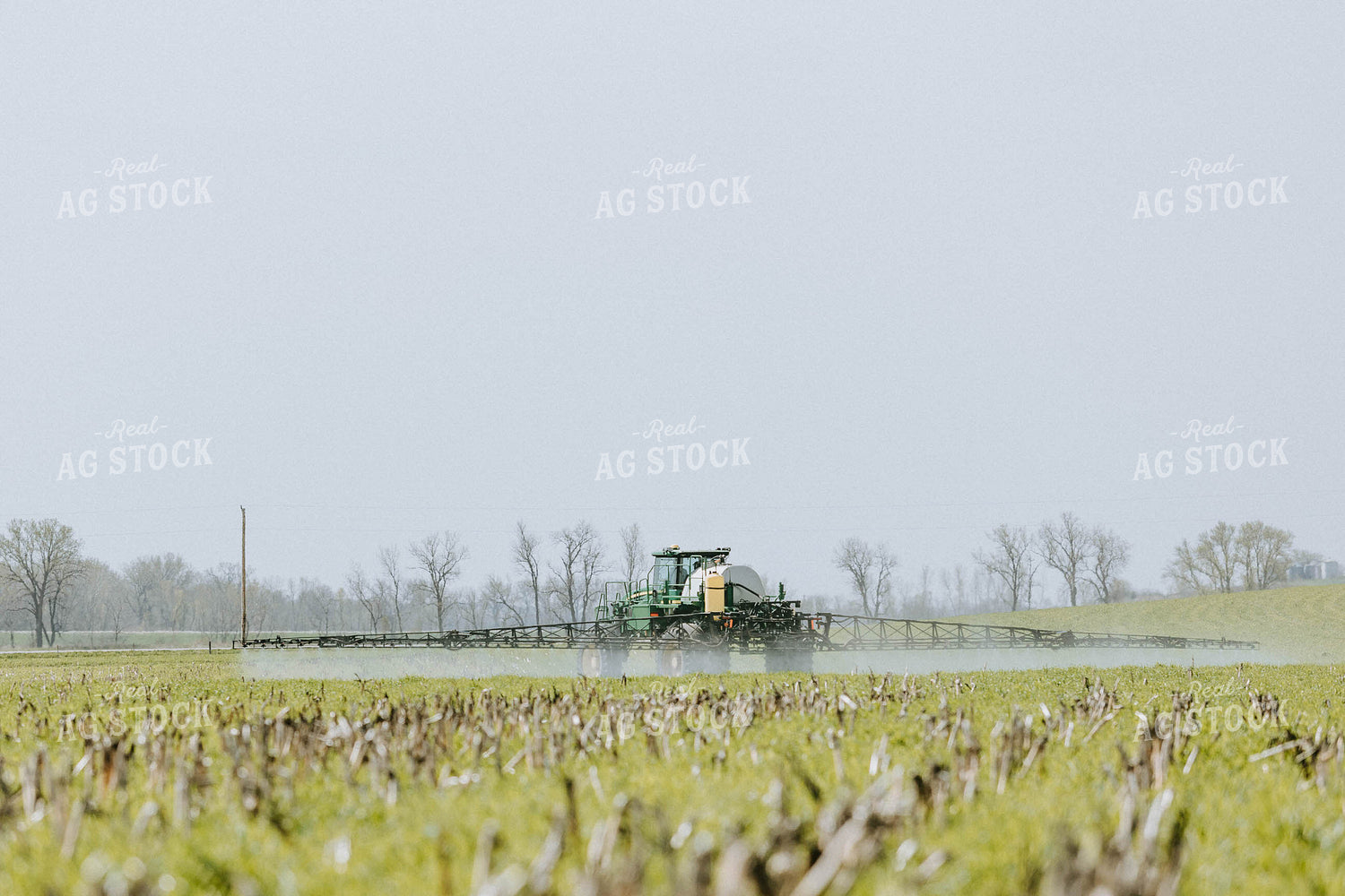 Sprayer in Field  77005