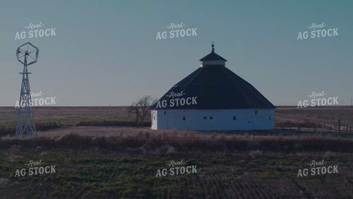 Round Barn 239105