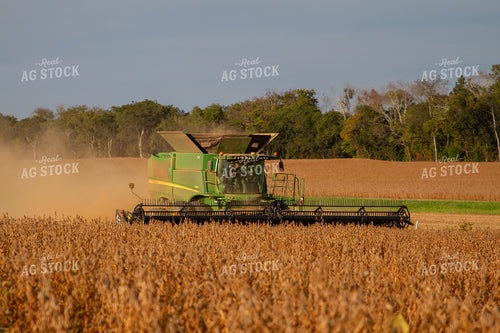 Combining Soybeans 79087