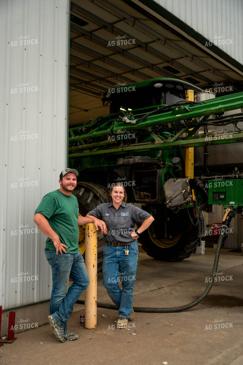 Farmers by Self-Propelled Sprayer 115754