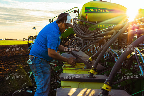 Filling the Planter 133029