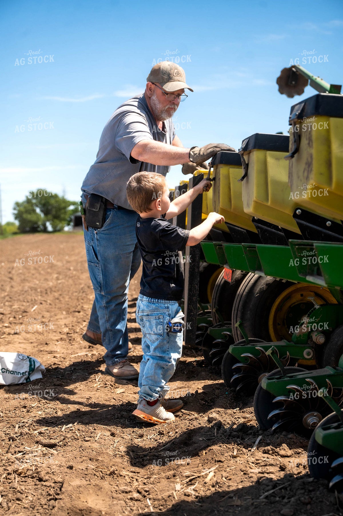 Farm Family Filling Planter 115934