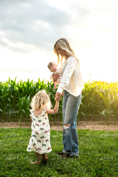 Farm Mom and Daughters 115979