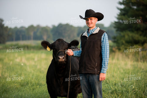 Farm Kid with Show Cow 76728