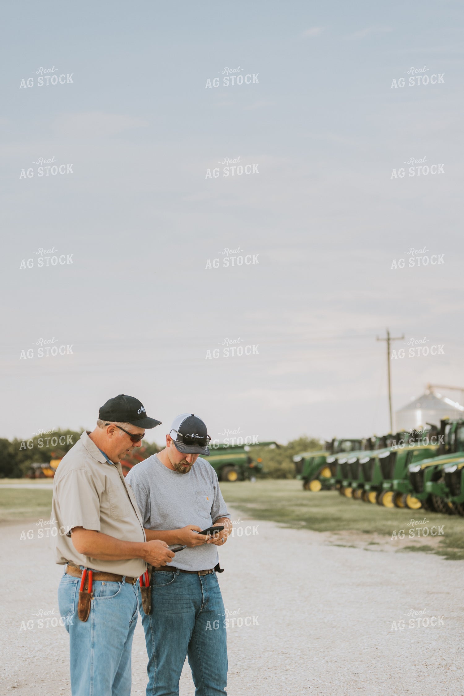 Farmers Using Phones 7770