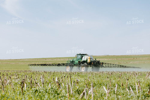 Sprayer in Field  77004