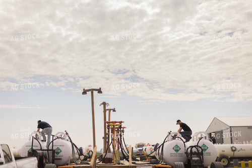 Applicator Filling Anhydrous Tanks 7998