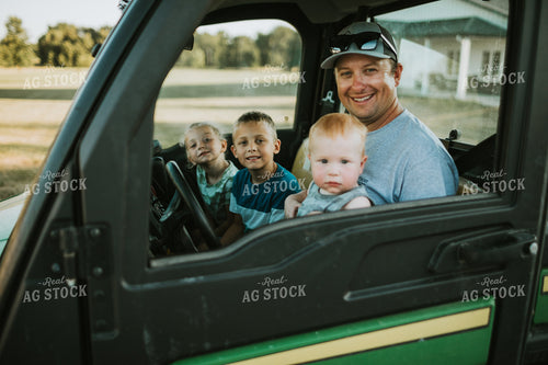 Farm Family in Gator 6264