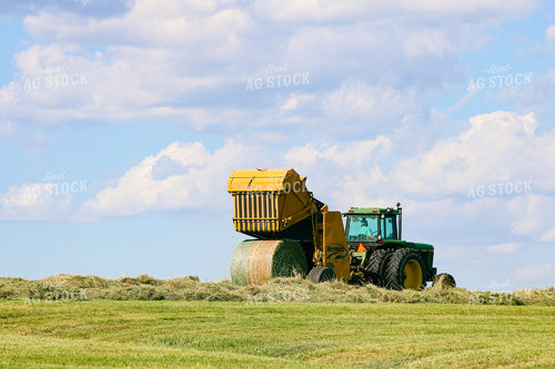 Baling Hay 214036