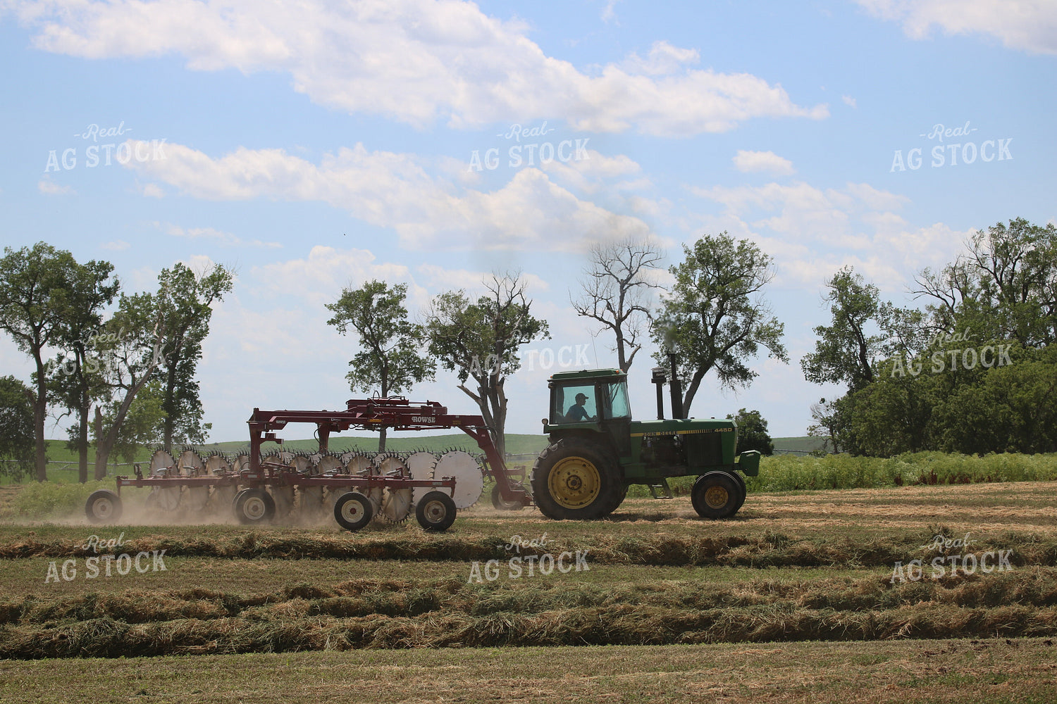 Raking Hay 82058