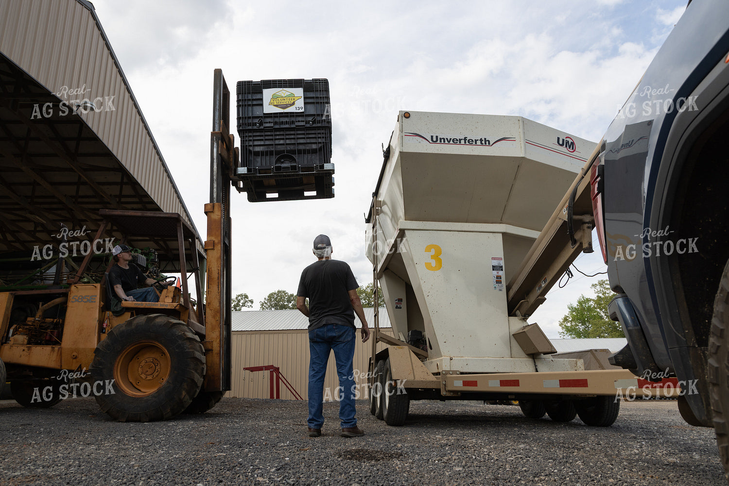 Loading Seed Tender 79794