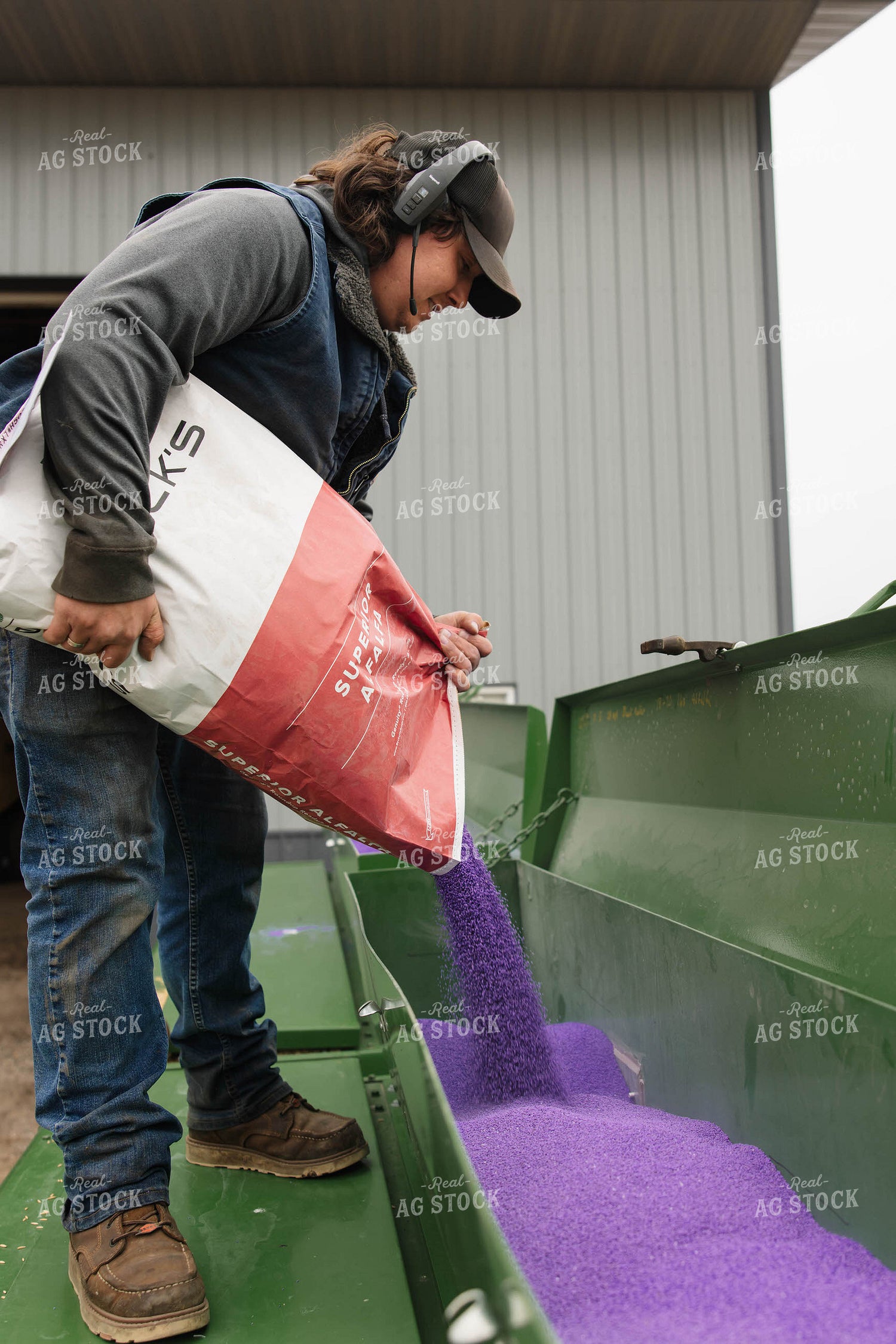 Farmer Filling Seeder 152838