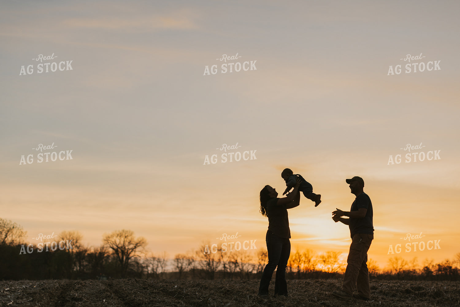 Farm Family Playing in Field 7466
