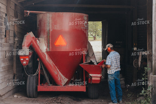 Farmer Mixing Feed Ration 101048