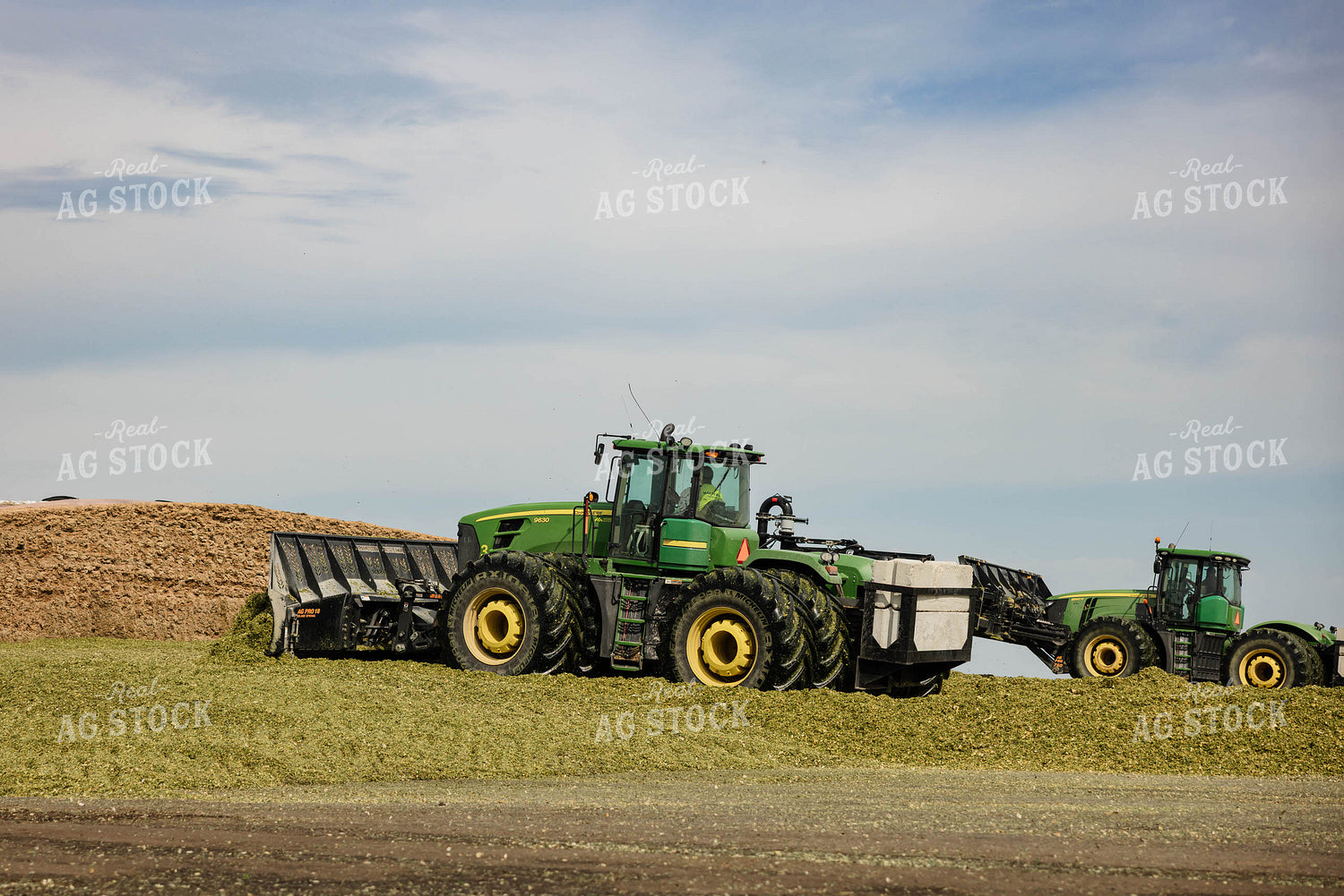 Packing Corn Silage 152951