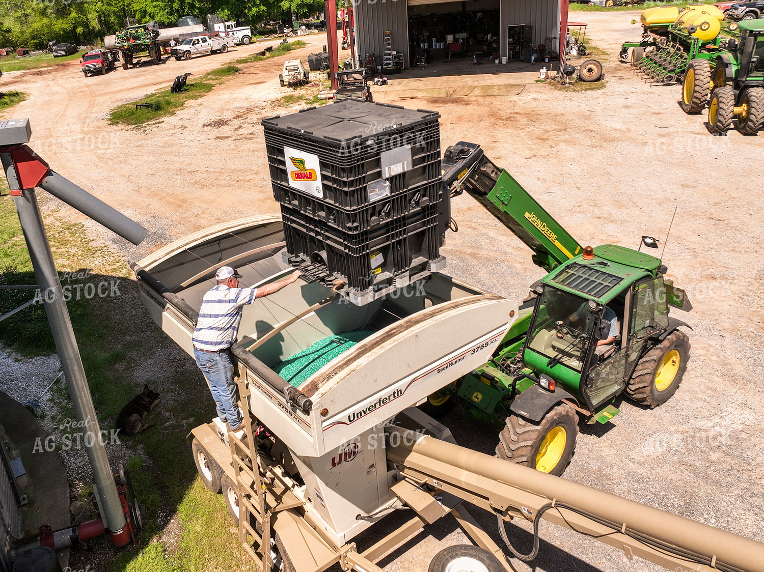 Loading Seed Tender 128122