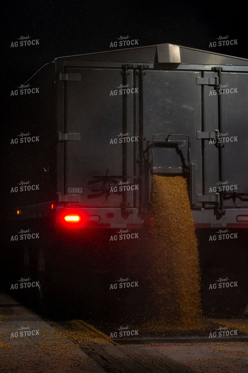 Unloading Semi 157158