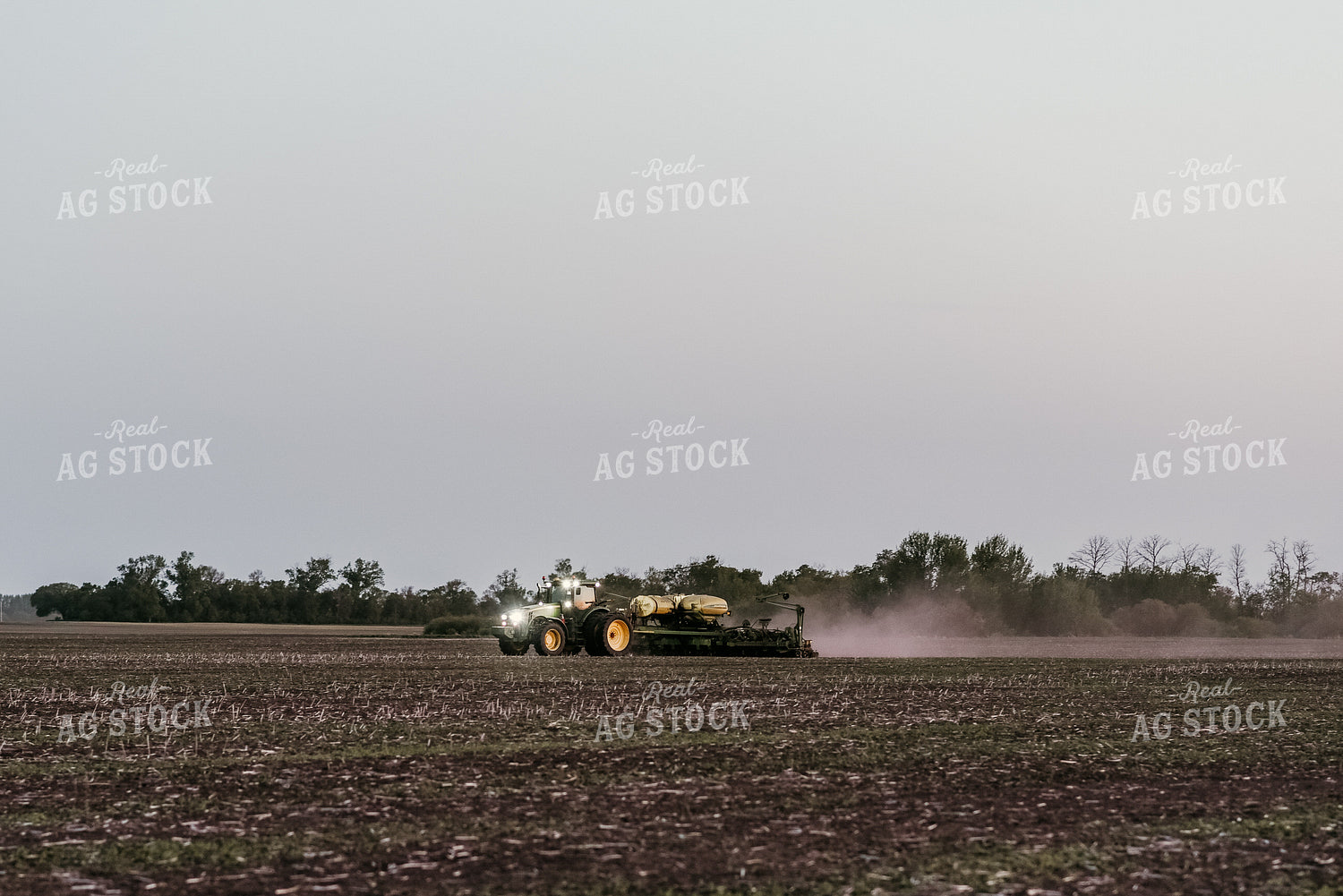 Planter in Field 64252