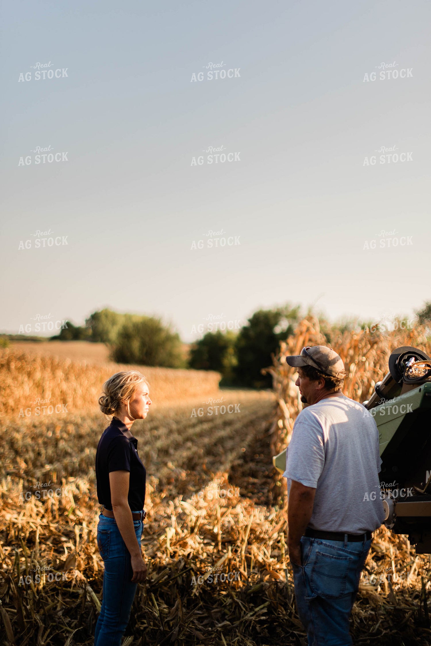 Farmer and Agronomist Talking in Field 8267