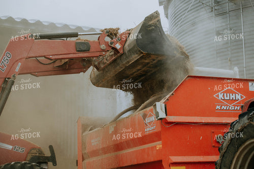 feed mixer being Loaded 77188