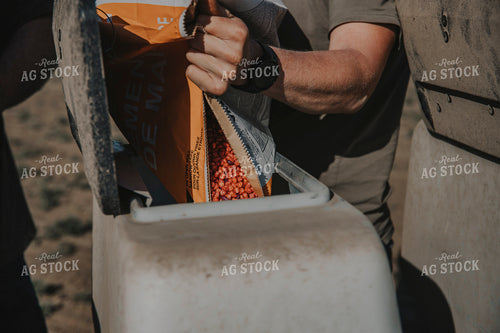 Farmer Loading Planter 135039
