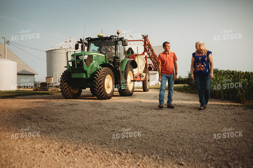 Farmer Talking to his Wife on Farm 4529