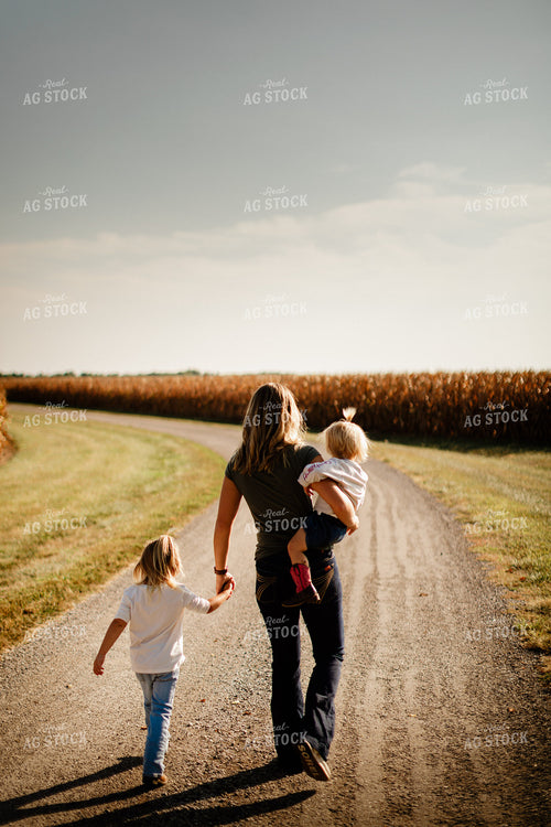 Farm Family Walking 9214