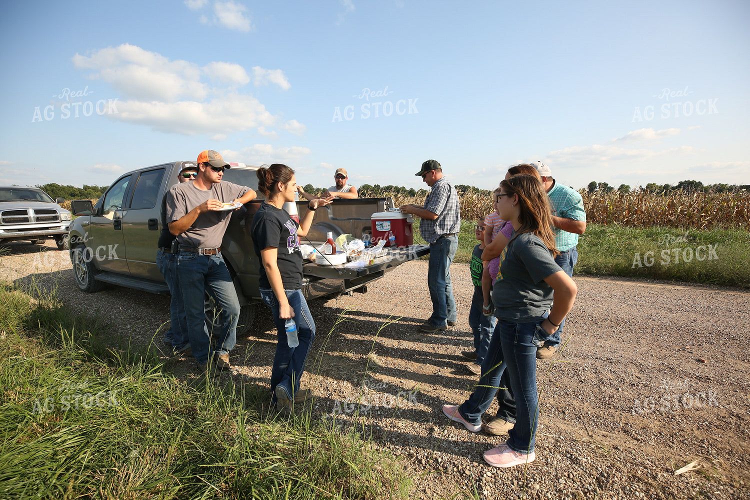 Farmers Sharing a Meal 127025