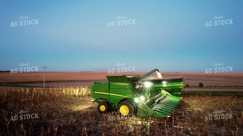 Unloading Corn into Auger Wagon 65552