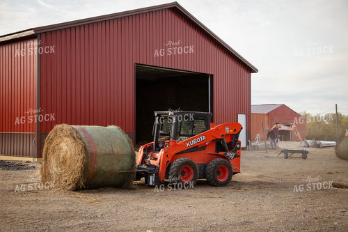 Moving Round Bales 268117