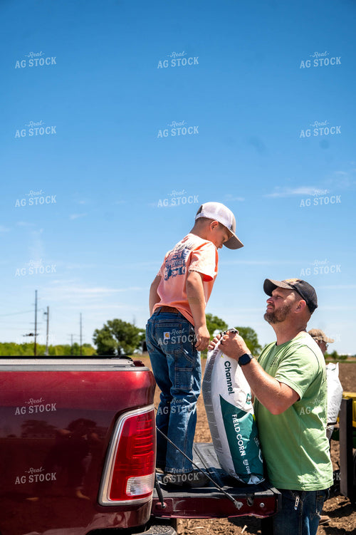 Farm Family Filling Planter 115929