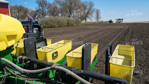 Farmer Loading Planter 154079