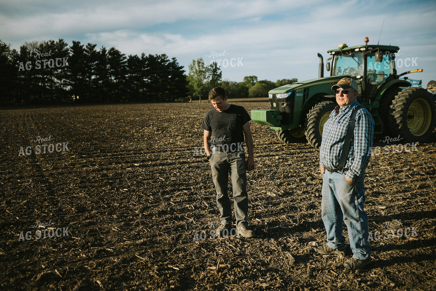 Farmers in Field with Planter 4245