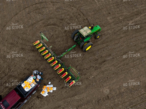 Farmers Filling Planter 115766