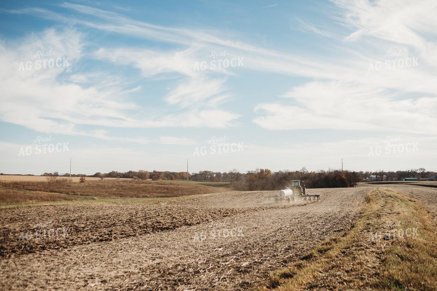 Applying Anhydrous Ammonia in Field 3588