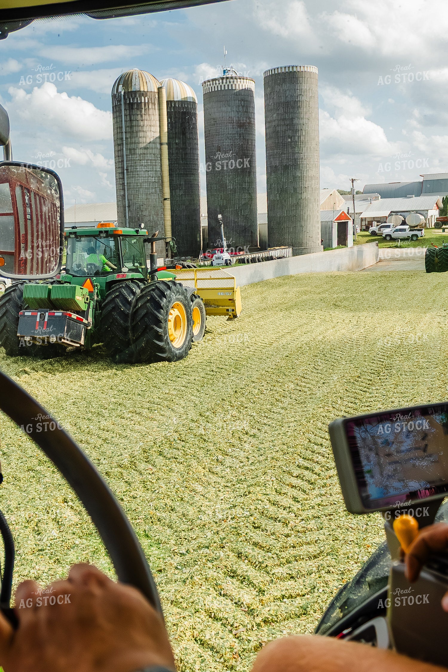 Storing Corn Silage 272054