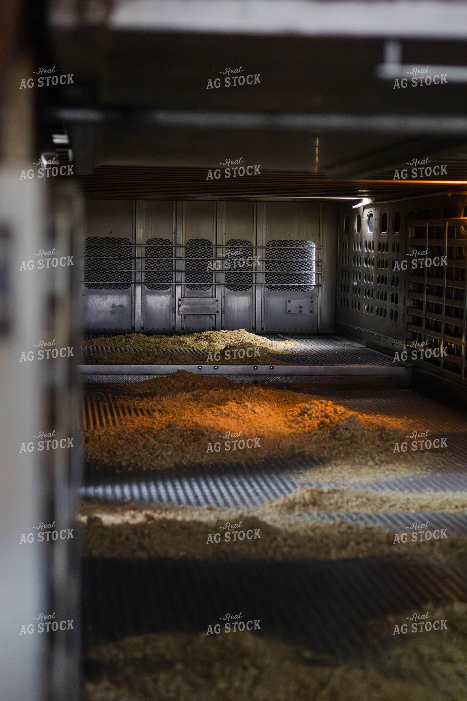 Livestock Trailer with Shavings 289081
